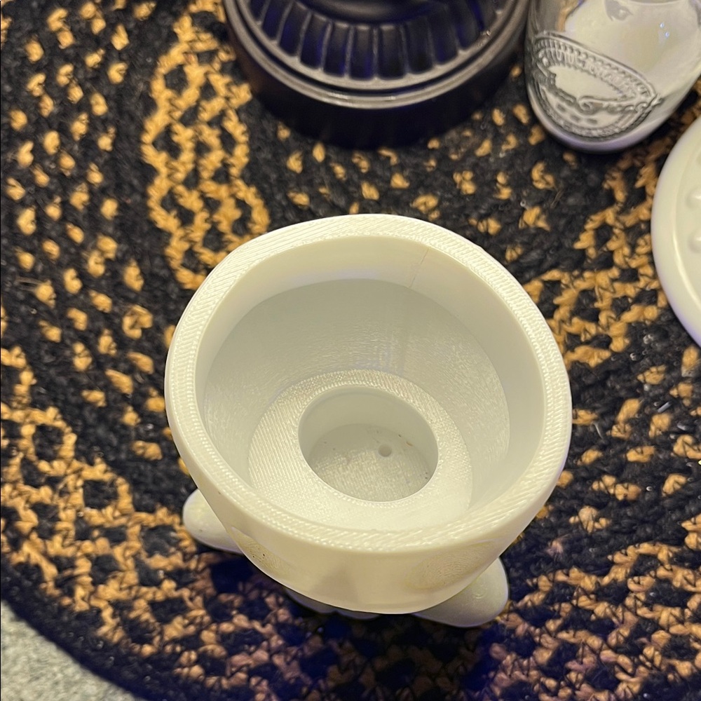 White 3-D printed planter/ airplant holder, small. - Picture 2 of 8